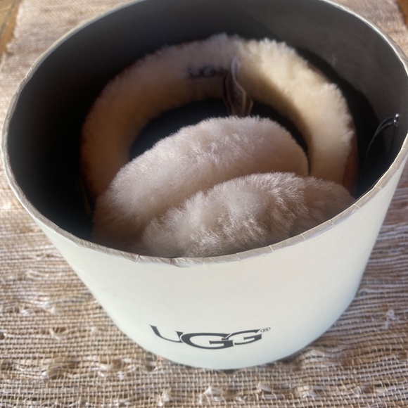 UGG Genuine Sheepskin Shearling & Suede Earmuffs - Picture 3 of 13